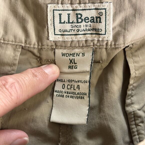 LL Bean 100% Nylon Cargo Lightweight Hiking Trousers Pants Womens XL Outdoor - Picture 5 of 6